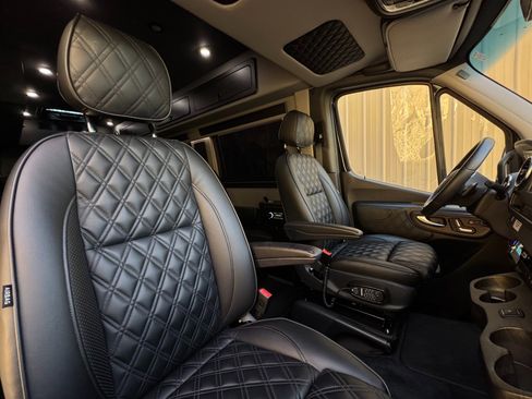 Used 2023 Mercedes-Benz Sprinter 3500 image 28