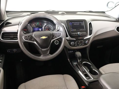 Used 2022 Chevrolet Equinox LT FWD image 2