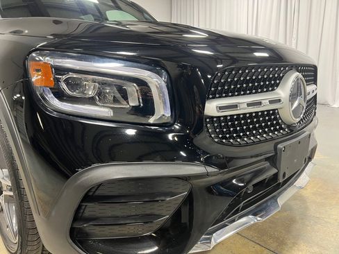 Used 2022 Mercedes-Benz GLB 250 4MATIC image 11