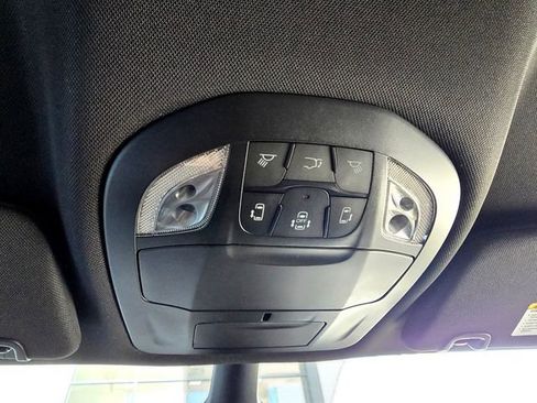 New 2026 Chrysler Pacifica Select w/ S Appearance Package image 18