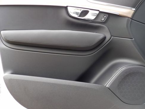 Certified 2025 Volvo XC90 B5 Plus image 13