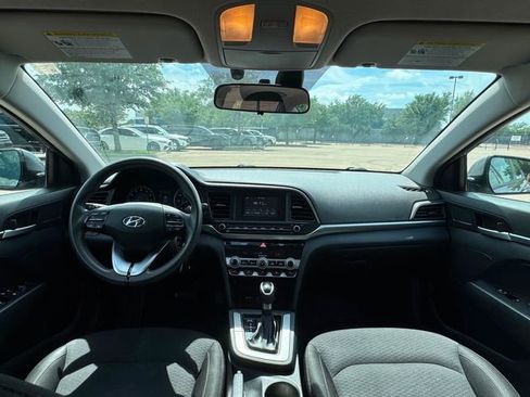 Used 2020 Hyundai Elantra SE w/ Cargo Package (C1) FWD image 8
