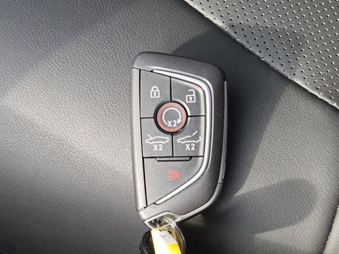 Used 2024 Chevrolet Corvette E-Ray AWD/4WD image 33