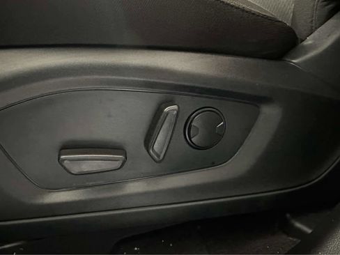 Used 2023 Ford Explorer XLT image 20