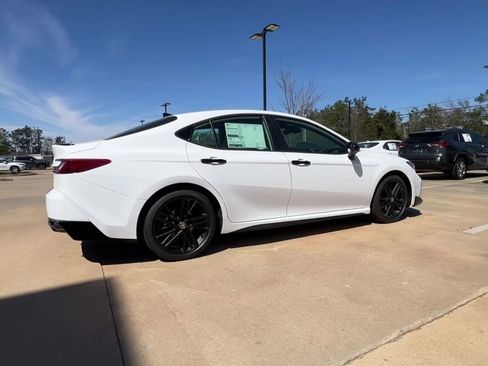 New 2026 Toyota Camry Hybrid w/ Multimedia Upgrade Package image 7