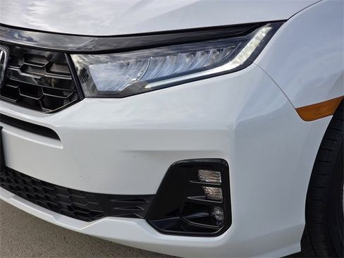 Used 2025 Honda Odyssey Elite image 6