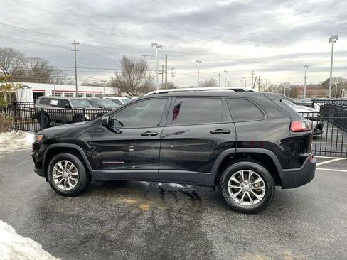 Used 2020 Jeep Cherokee Latitude Plus image 5