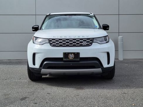 Used 2024 Land Rover Discovery S image 7