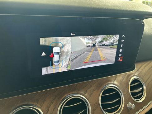 Used 2022 Mercedes-Benz E 350 4MATIC Sedan image 10