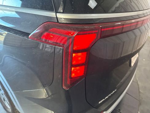 Used 2026 Kia Carnival LXS FWD image 12