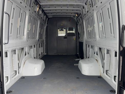 Used 2020 Mercedes-Benz Sprinter 3500 image 19