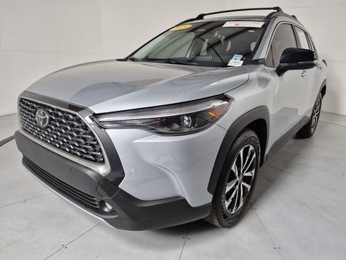 Certified 2025 Toyota Corolla Cross XLE FWD image 1