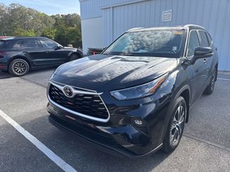 Used 2023 Toyota Highlander XLE video 1