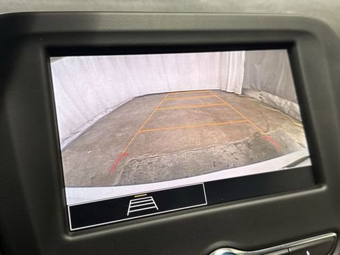 Used 2022 Chevrolet Equinox LT AWD/4WD image 18