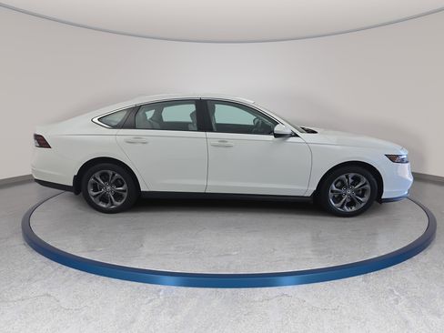 Used 2023 Honda Accord EX image 4