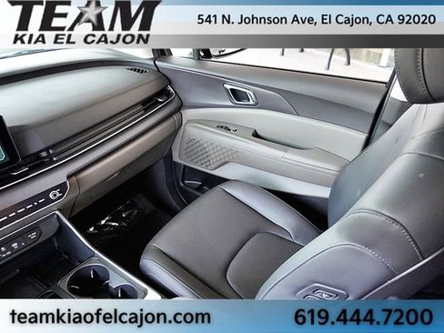 Certified 2025 Kia Carnival EX FWD image 22