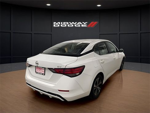 Used 2021 Nissan Sentra SV image 3