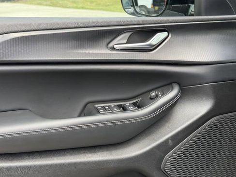 New 2025 Jeep Grand Cherokee L Altitude RWD image 12