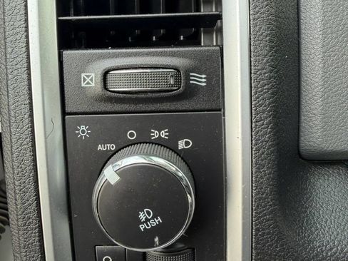 Used 2017 RAM 1500 Big Horn RWD image 17
