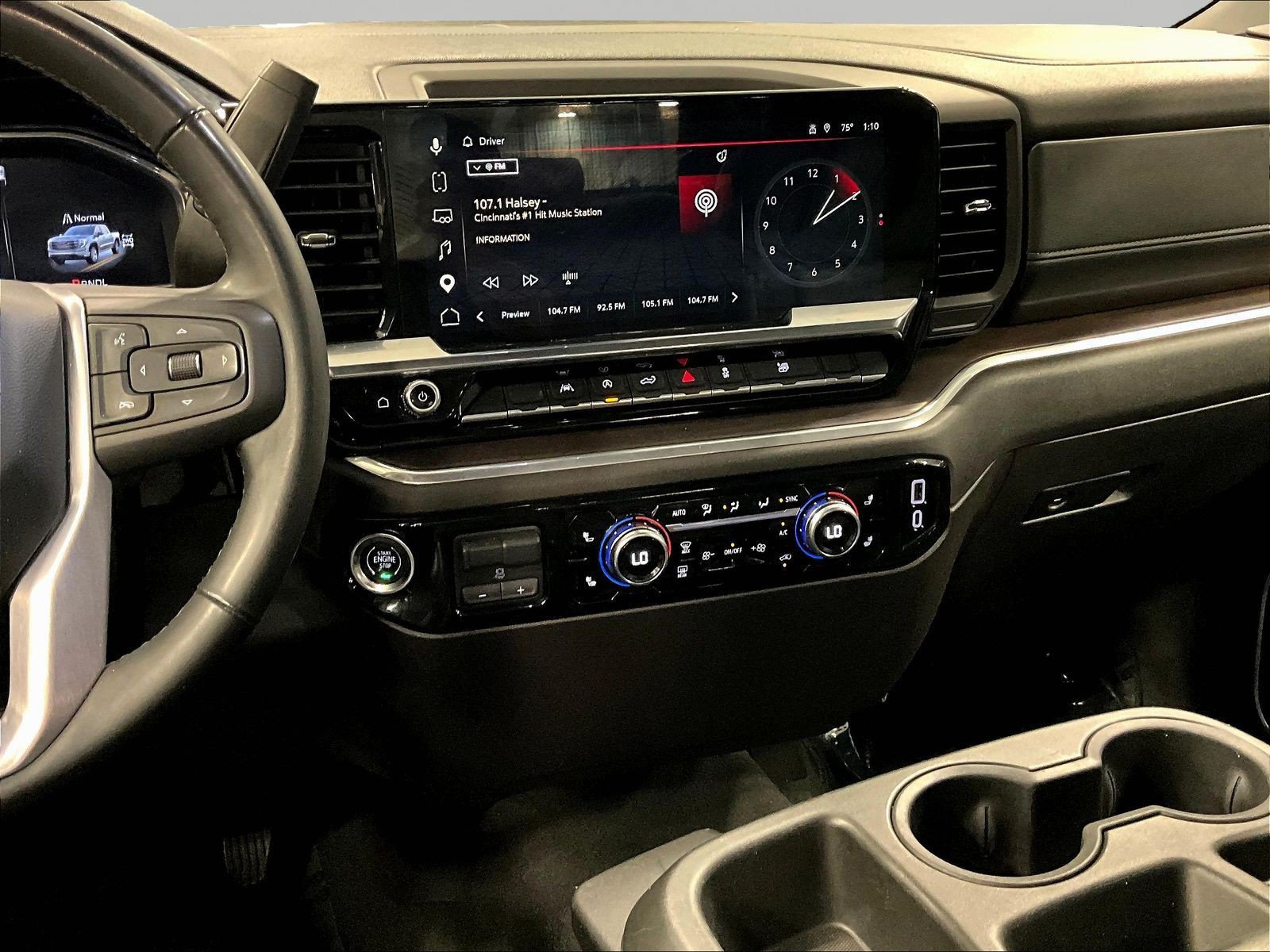 Used 2025 GMC Sierra 1500 SLT AWD/4WD image 10