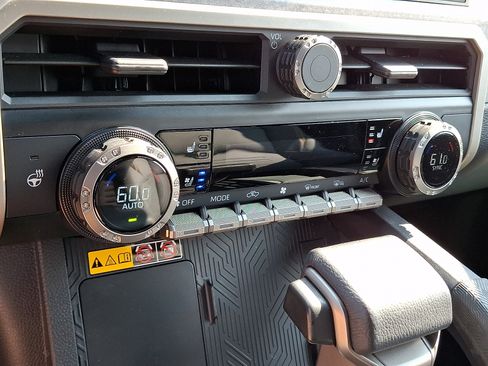 Used 2024 Toyota Tacoma 4x4 Double Cab Hybrid image 15