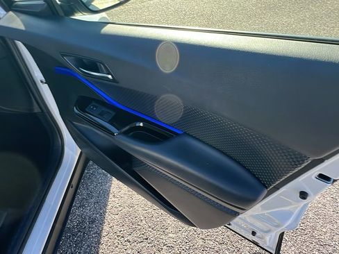 Used 2020 Toyota C-HR XLE image 14