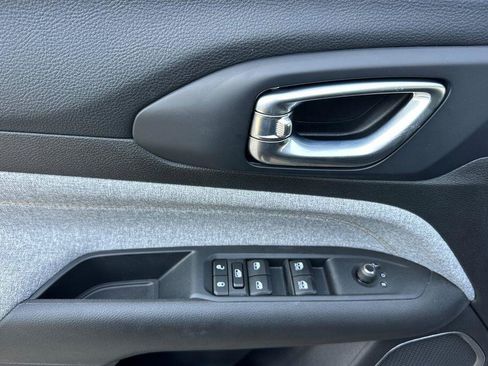 New 2026 Jeep Compass Latitude AWD/4WD image 11