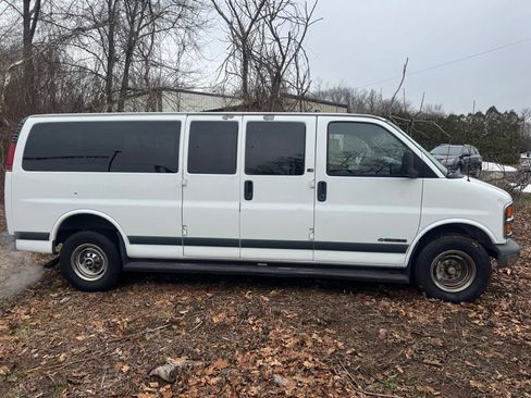 Used 2000 Chevrolet Express 3500 Extended Passenger w/ LS Preferred Equipment Group image 12