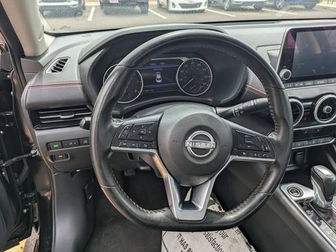 Used 2025 Nissan Sentra SR FWD image 10