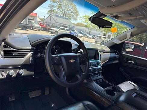 Used 2018 Chevrolet Tahoe 4WD image 11