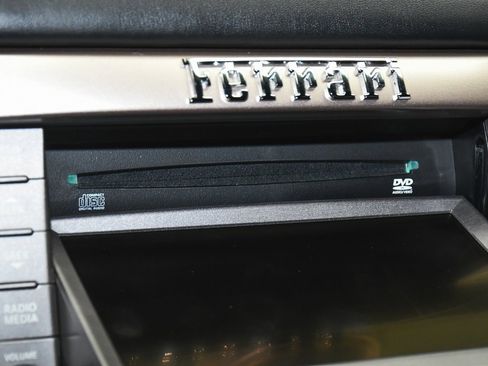 Used 2013 Ferrari California image 31