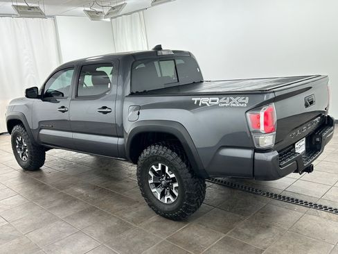 Used 2021 Toyota Tacoma TRD Off-Road w/ Technology Package AWD/4WD image 3