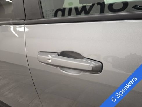 Used 2025 Chevrolet Equinox LT FWD image 8