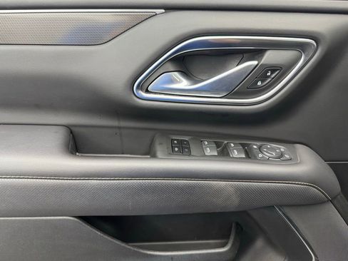 Used 2022 GMC Yukon XL AT4 image 20