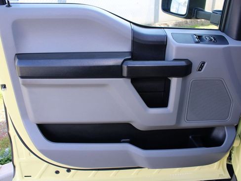 Used 2019 Ford F550 XL image 17