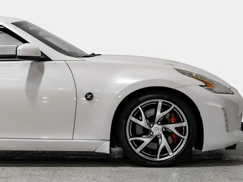 Used 2013 Nissan 370Z Touring w/ Sport Pkg RWD image 17