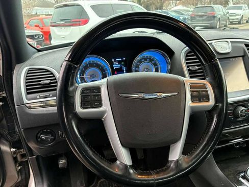 Used 2014 Chrysler 300 C image 12
