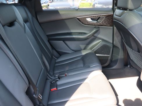 Used 2022 Audi Q7 3.0T Prestige AWD/4WD image 14