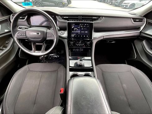 Used 2022 Jeep Grand Cherokee Laredo w/ Luxury Tech Group I image 20