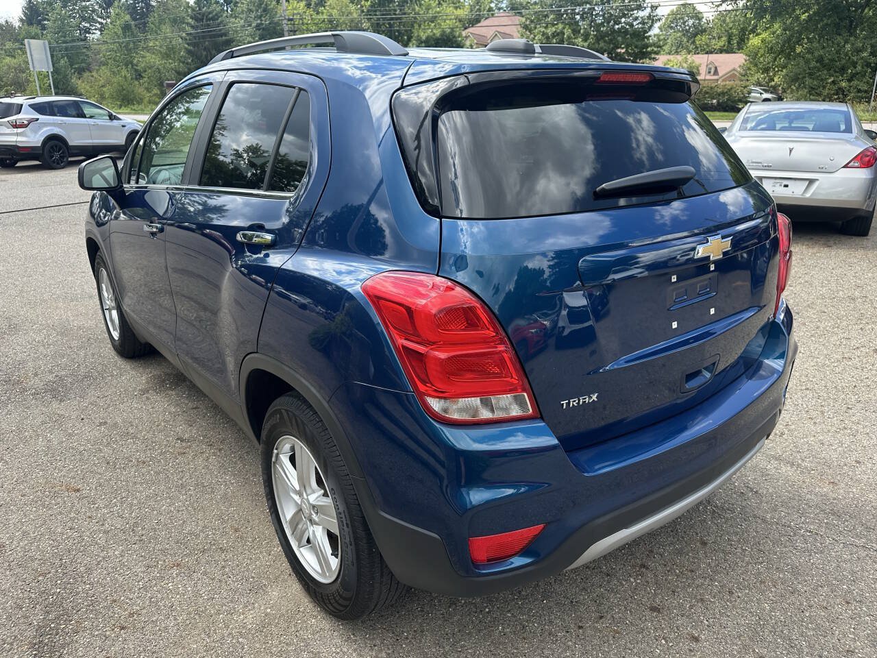 Used 2020 Chevrolet Trax LT w/ LT Convenience Package FWD image 4
