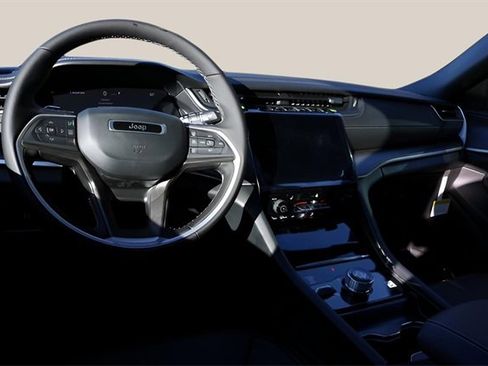 New 2025 Jeep Grand Cherokee Limited image 14