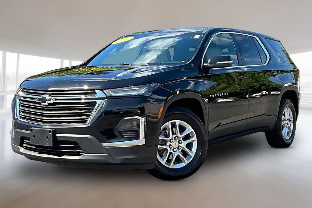 Used 2023 Chevrolet Traverse LS w/ Safety Package AWD/4WD image 3