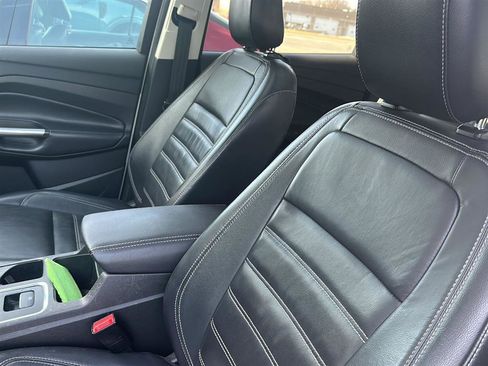 Used 2019 Ford Escape Titanium image 29