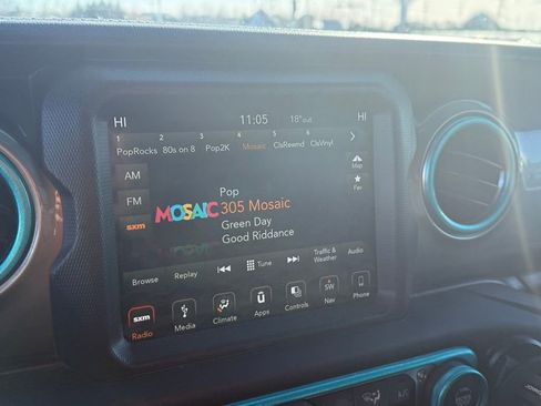 Used 2018 Jeep Wrangler Unlimited Sahara w/ Uconnect 4C Nav & Sound Group image 8