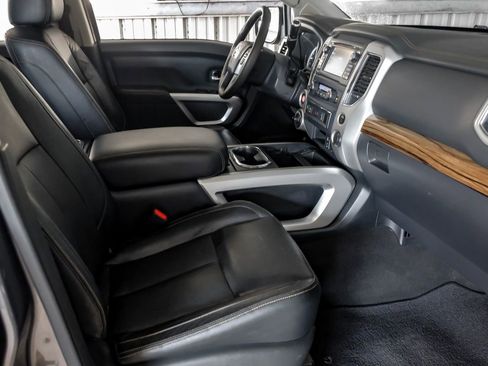 Used 2017 Nissan Titan SL AWD/4WD image 12