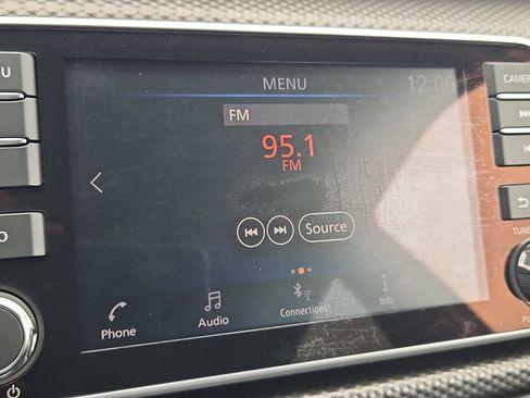 Used 2018 Nissan Kicks SV FWD image 22