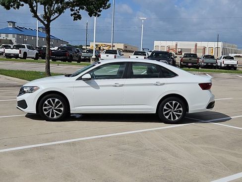 Used 2024 Volkswagen Jetta S FWD image 9