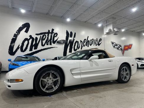Used 2004 Chevrolet Corvette Convertible w/ Preferred Equipment Group RWD image 28