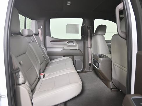 Used 2022 GMC Sierra 1500 SLT w/ SLT Premium Plus Package image 16