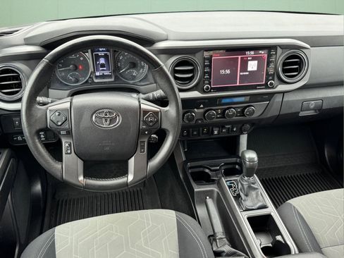 Used 2021 Toyota Tacoma TRD Off-Road image 12